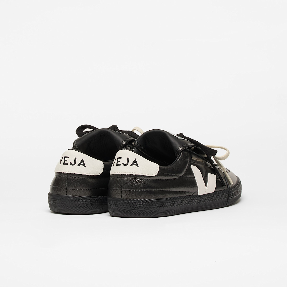 PANENKA LEATHER VEJA X MAGLIANO TITANIUM - Image 3
