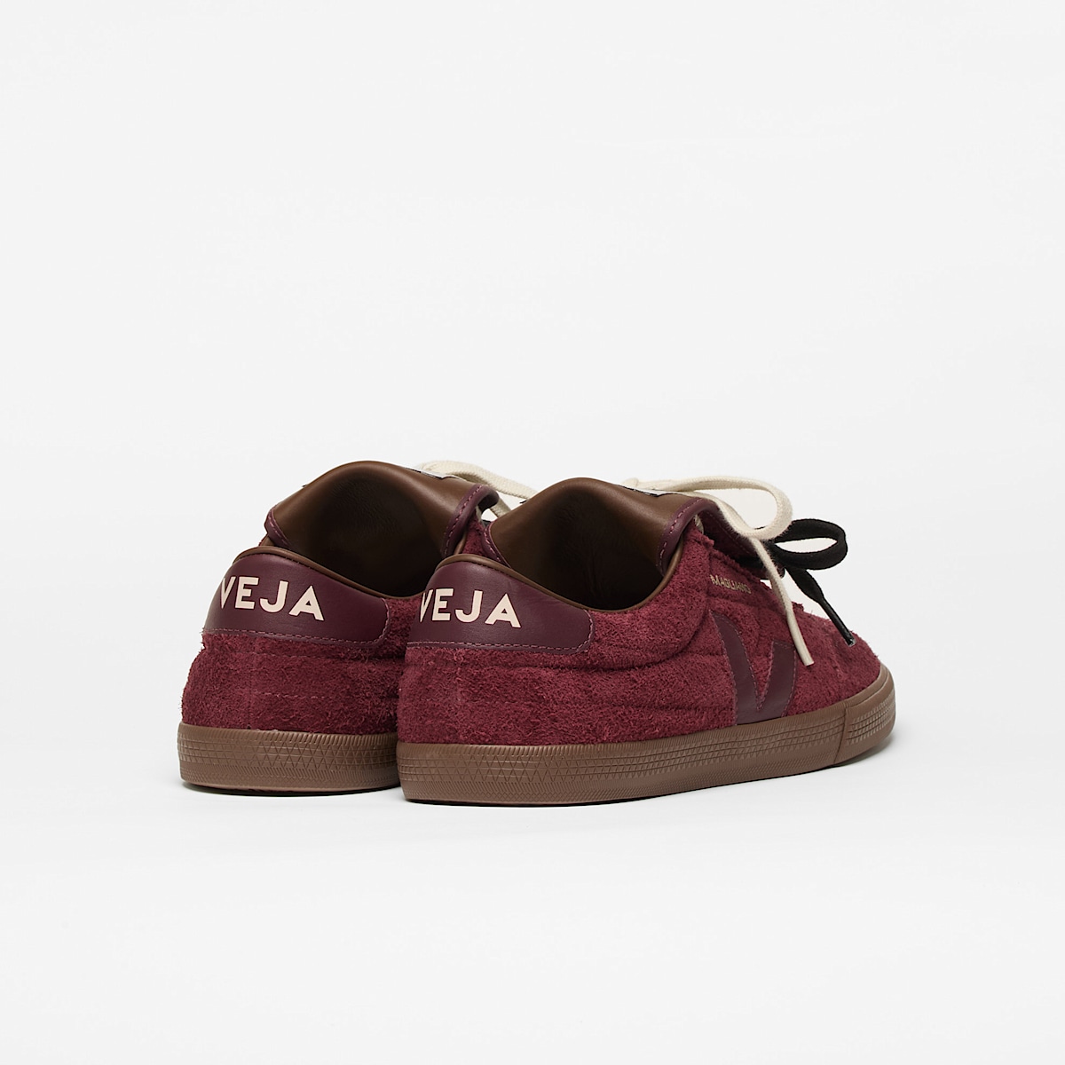 PANENKA SUEDE VEJA X MAGLIANO AMARANTE - Image 3