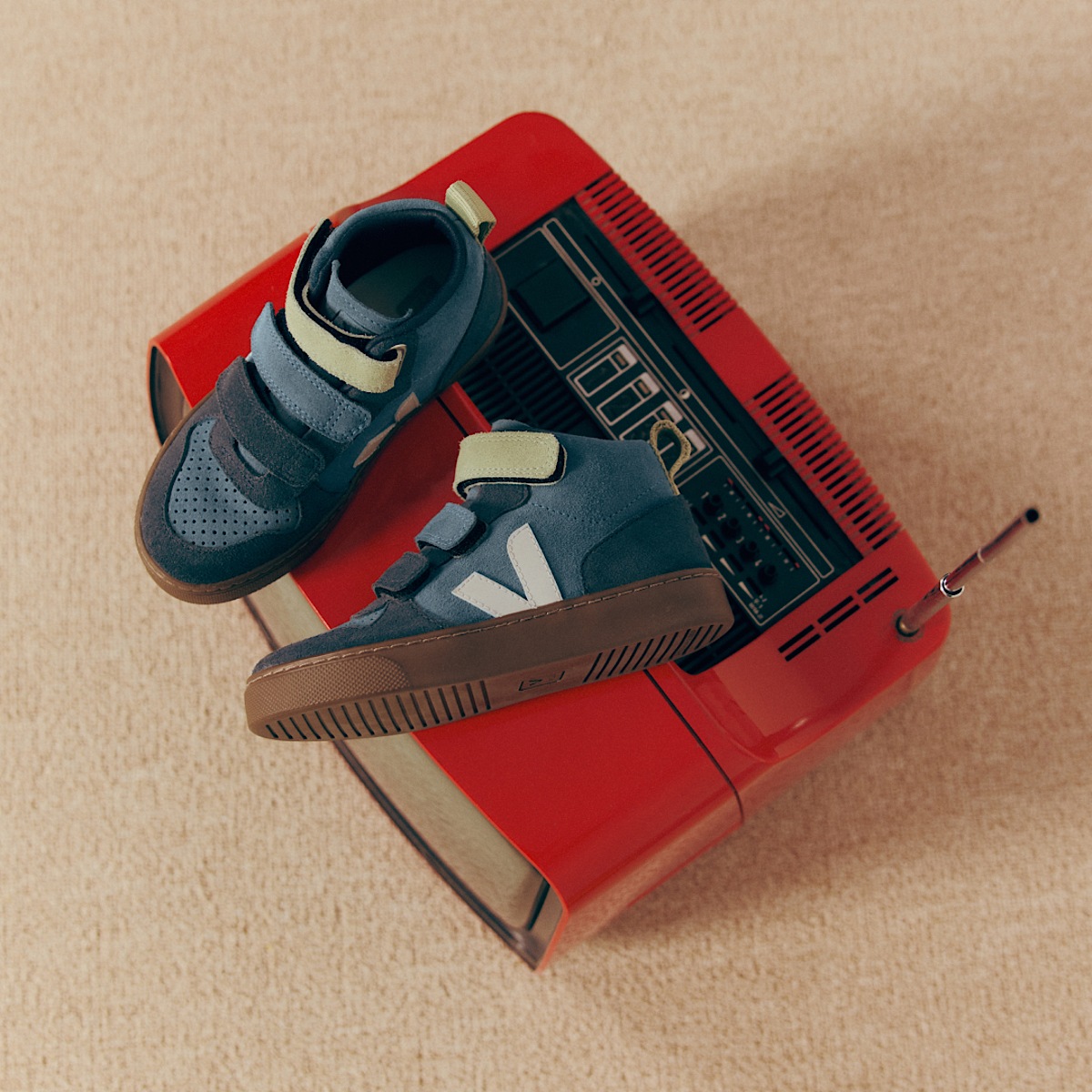 V-10 MID SUEDE CALIFORNIA SHARK BARK - Image 4