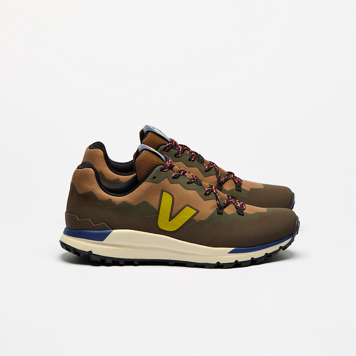 FITZ ROY TREK-SHELL VEJA X BUFF TERRA LIQUOR